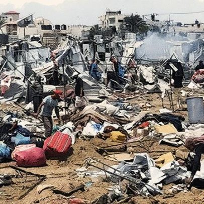 Israel reforça ataques em Gaza enquanto Hamas analisa proposta de paz