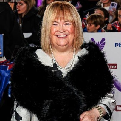 Susan Boyle surpreende fãs com visual irreconhecível
