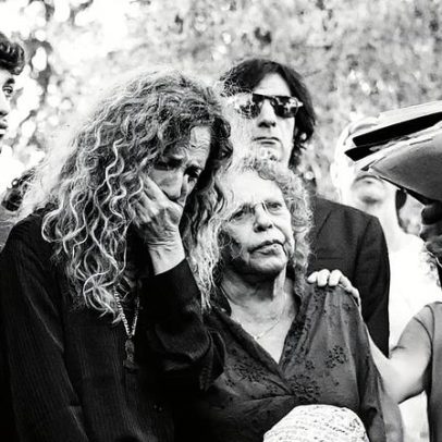 Milhares participam do primeiro funeral israelense desde a devolução dos corpos dos reféns