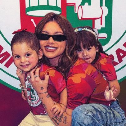 Virginia Fonseca leva as filhas para festa na quadra da Grande Rio