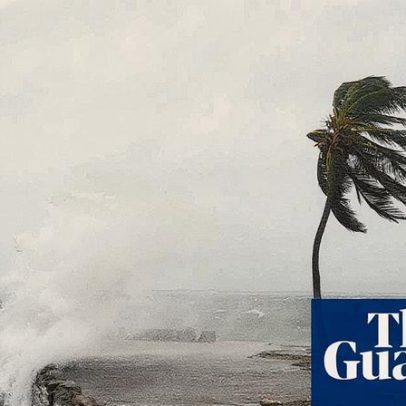 Britânicos sob proteção de furacão Melissa criticam ausência de alertas de viagem