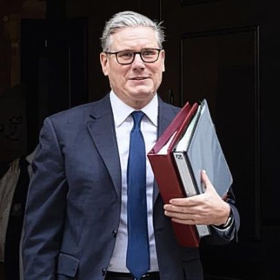 Starmer afirma que depoimento da testemunha-chave será divulgado no caso de espionagem envolvendo a China