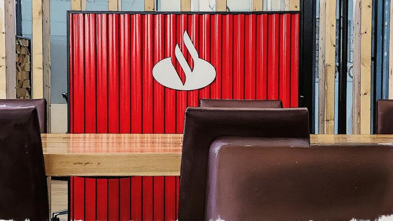 Santander Brasil volta a crescer em rentabilidade e lucro supera projeções | Divisão do banco espanhol no país teve lucro líquido de R$ 4 bilhões no terceiro trimestre, contra R$ 3,7 bilhões do consenso da Bloomberg; ROAE subiu para 17,5% (Angel Garcia)