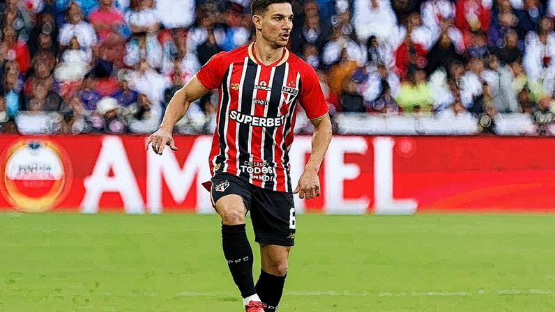 Cédric pode retornar e São Paulo define opções para o duelo contra o Vasco