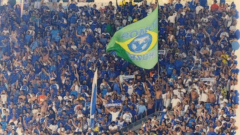 Contra o Flamengo, torcida do Cruzeiro esgotou os 3.500 disponíveis no Maracanã (Foto: Thaís Magalhães/Cruzeiro)