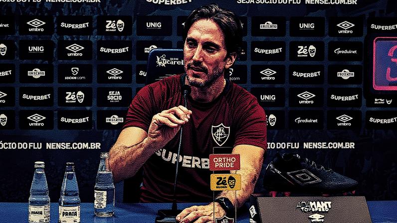 Zubeldía em coletiva pelo Fluminense (FOTO: LUCAS MERÇON / FLUMINENSE F.C.)