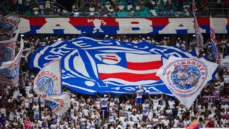 Torcida do Bahia comemora goleada contra o Grêmio (Foto: Letícia Martins / EC Bahia)