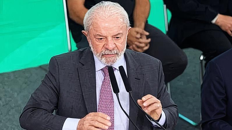 Lula volta a cobrar BC por redução na taxa de juros: ‘vai precisar começar a abaixar’