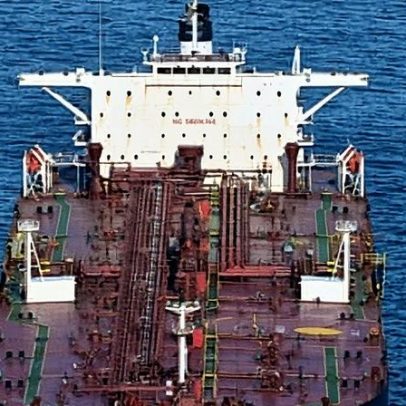 França investiga petroleiro russo suspeito de lançar drones