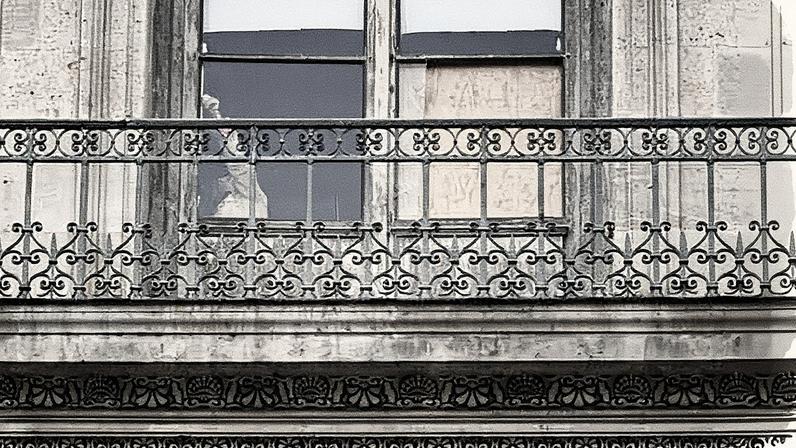 The Louvre thieves reached the museum’s first-floor window with a vehicle-mounted ladder and cut through a glass pane with a disc cutter. Photograph: Julien de Rosa/AFP/Getty Images