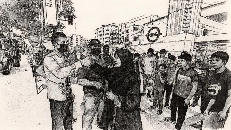 Varios palestinos trasladan madera y plástico recogidos entre los escombros en Jan Yunis para hacer fuego, este sábado.