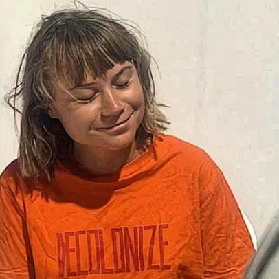 Greta Thunberg denuncia detenção em cela infestada de percevejos em Israel