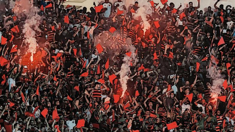 Torcida do Flamengo em partida contra o Estudiantes, no Maracanã (Foto: Lucas Bayer/Lance!)