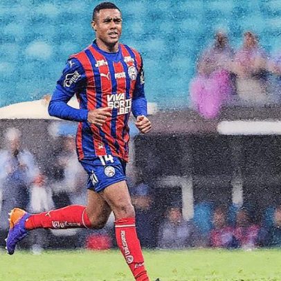 Volante do Bahia celebra retorno após cinco meses e se encanta com torcida