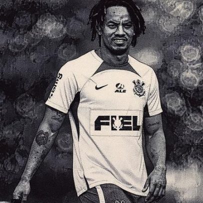 Corinthians escala Carrillo em mudança de esquema contra o Vitória