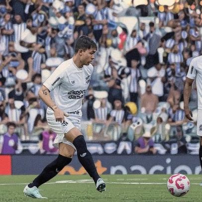 Ceará cria oportunidades, sofre gol relâmpago e perde no Brasileirão