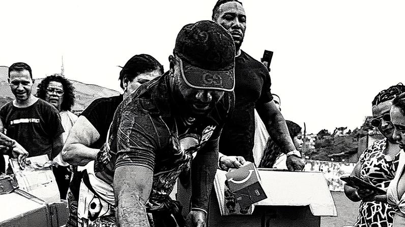 Luan organizou evento de Dia das Crianças no Morro Doce (Foto: Divulgação/ Instagram/ Luan)