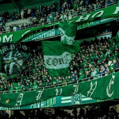 Coritiba lota Couto Pereira e lidera média de público da Série B