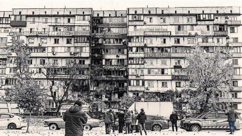 Zelenski denuncia ataque noturno russo com mais de 100 drones contra Ucrânia