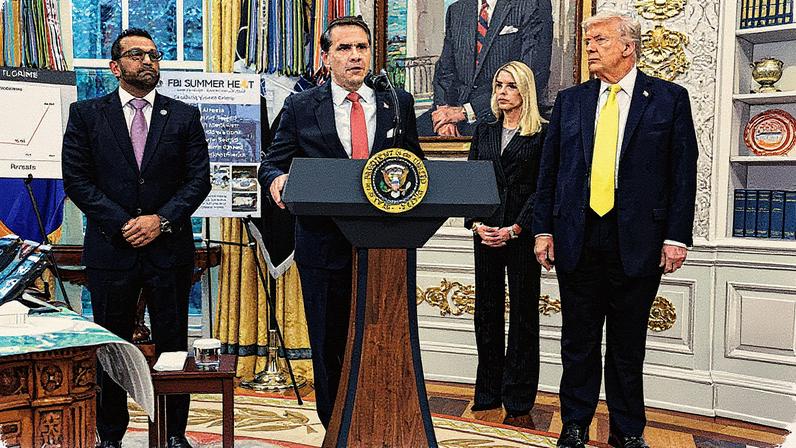 Trump exige 230 milhões ao Departamento de Justiça por casos passados