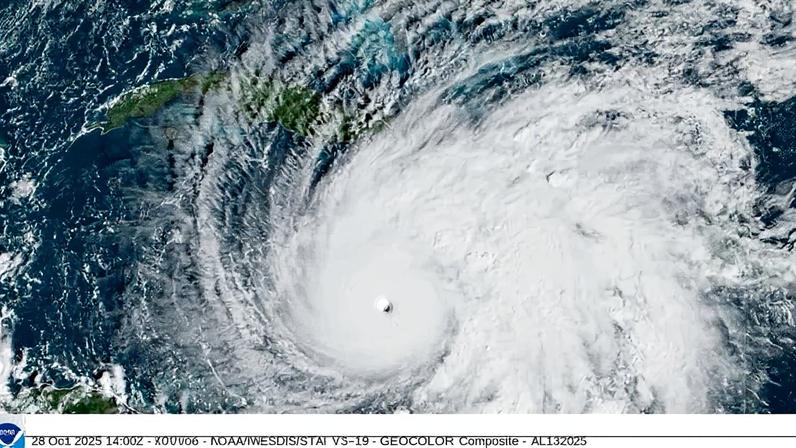 Furacão Melissa com olho próximo da Jamaica às 14 UTC (11h BRT) de 28/10/25 (Fonte: NOAA)