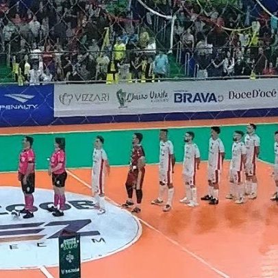 Futsal Paraná Clube esquece uniforme e usa kit do adversário na decisão