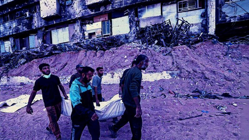 Colonos israelenses queimam carros em Ramallah pela segunda noite