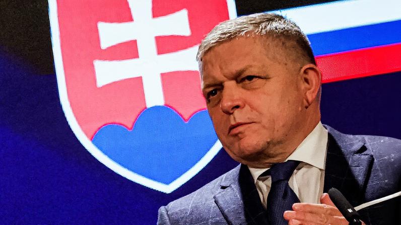 Primeiro-ministro da Eslováquia chama socialistas europeus de 'partido dos homossexuais' após expulsão