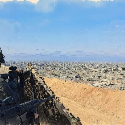 Gaza sob controle israelense revela escombros, silêncio e fronteira emergente