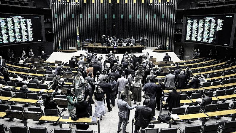 Oposição comemorou derrota do governo. (Foto: Kayo Magalhães / Câmara dos Deputados)