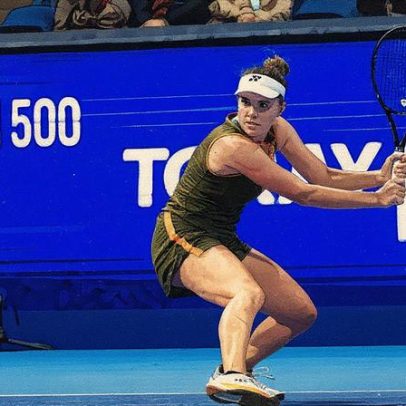 Rybakina abandona Tóquio e Noskova avança direto à final