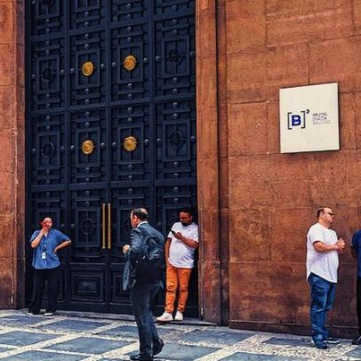 Gol e Banco Pan preparam saída da bolsa e ampliam retração de ações listadas