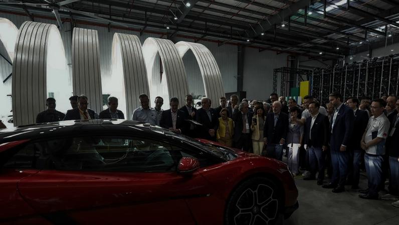 Inauguração da fábrica contou com a presença de Lula e ministros