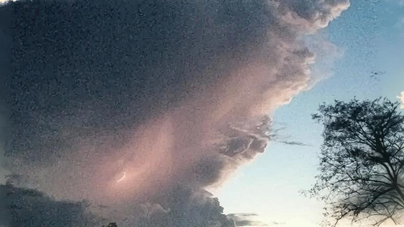 Frente fria traz novos temporais para o RS no primeiro domingo de outubro de 2025 (Foto: Santa Maria, RS, Patrick Pazatto)
