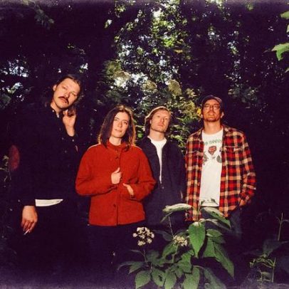 Ratboys antecipa novo álbum com canção Singin' to an Empty Chair