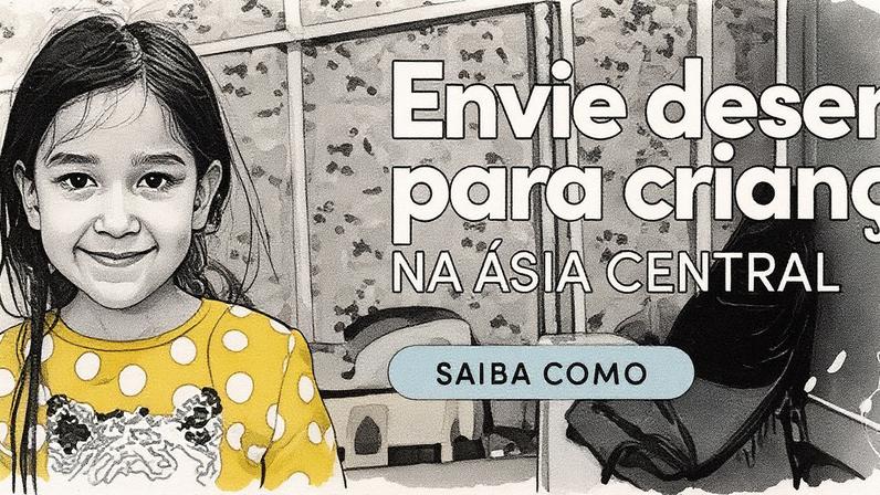Menina asiática segura um desenho