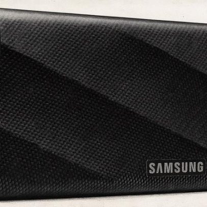SSD portátil Samsung T9 de 4 TB custa 0,07 dólar por GB e parece de graça