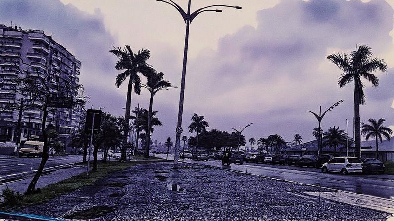 Chuva excessiva pode causar transtornos no litoral de SP nas vésperas do feriado de 12 de outubro (Foto: Caraguatatuba, SP, Augusto P. Ayres)