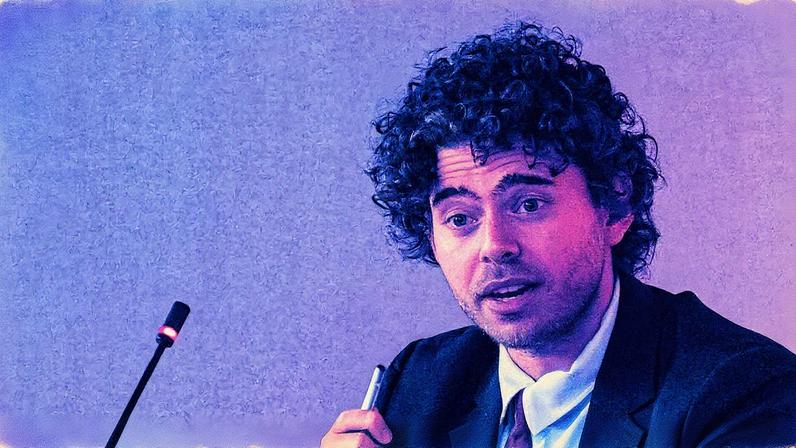 Ele estava falido na faculdade. Aos 27, é o mais jovem self-made bilionário de NY | Empresa de Shayne Coplan está em alta depois que a dona da bolsa de NY disse que investiria até US$ 2 bilhões no negócio (Kent Nishimura)