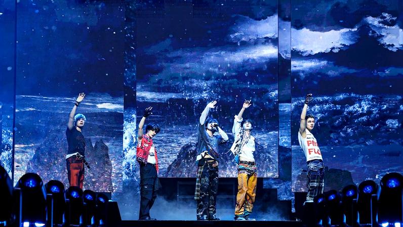 Tomorrow x Together gave us an exclusive interview backstage at the final U.S. show on their ACT : TOMORROW tour. courtesy of BIGHIT MUSIC