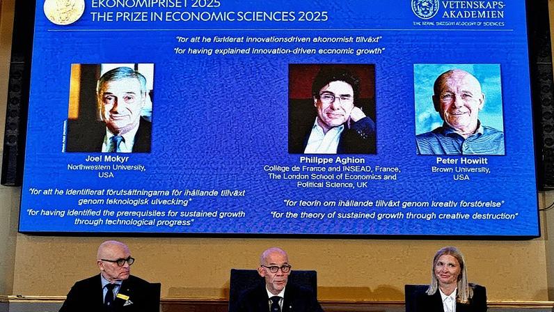 Anúncio dos vencedores do Prêmio Nobel de Economia de 2025 em Estocolmo