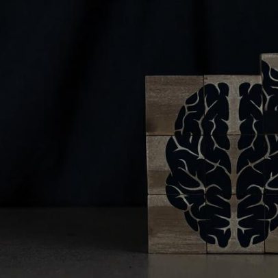 Exame de sangue diagnostica Alzheimer na população brasileira, aponta estudo