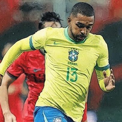 Paulo Henrique treina entre titulares e pode ganhar vaga na seleção