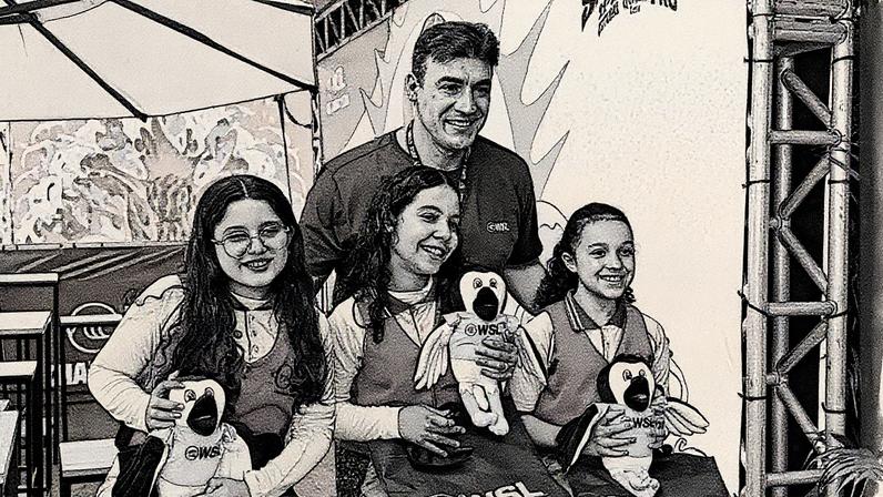 Alunas do projeto Osiris News em Saquarema (Divulgação)