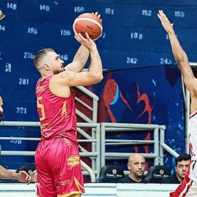 Caxias vence Franca em duelo acirrado e quebra invencibilidade no NBB
