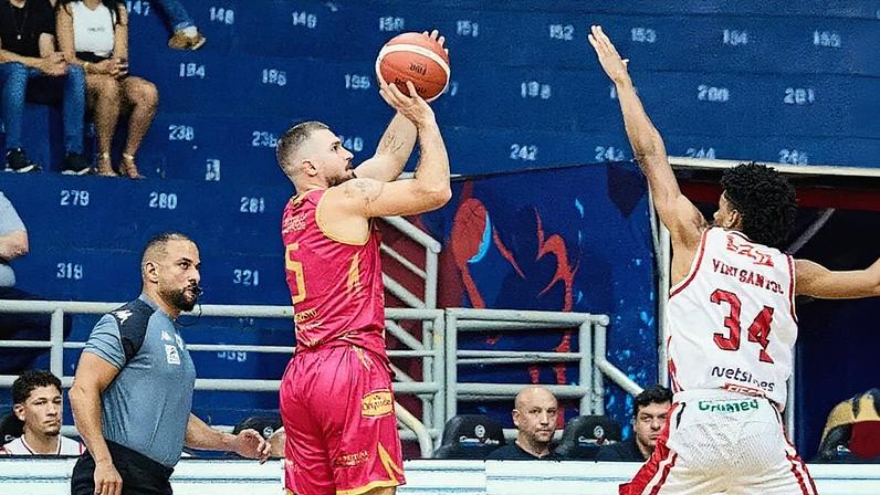 Caxias vence Franca pelo NBB (Foto: Reprodução/ Instagram)