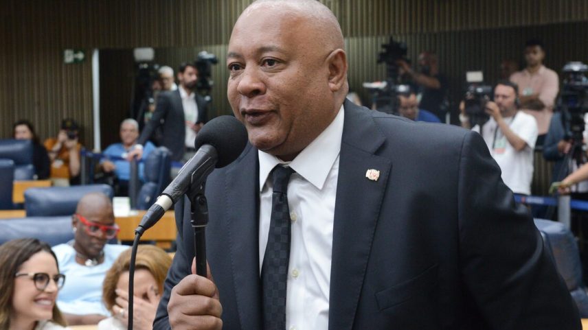 Emenda de Silvinho Leite (União Brasil) autoriza Prefeitura a conceder terreno na zona sul a entidade presidida pela mãe dele; projeto foi aprovado pela Câmara e aguarda sanção do prefeito; vereador alega que não agiu de má-fé