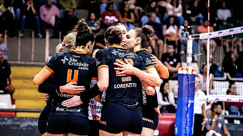 Tijuca e Osasco pela Superliga de vôlei feminino (Foto: Thiago Mendes / TTC)