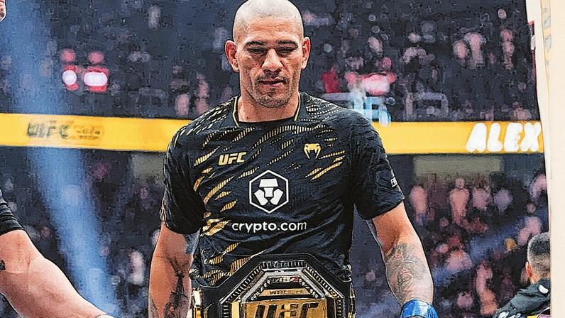 Poatan, campeão do UFC pela terceira vez (Foto: Reprodução Instagram UFC)