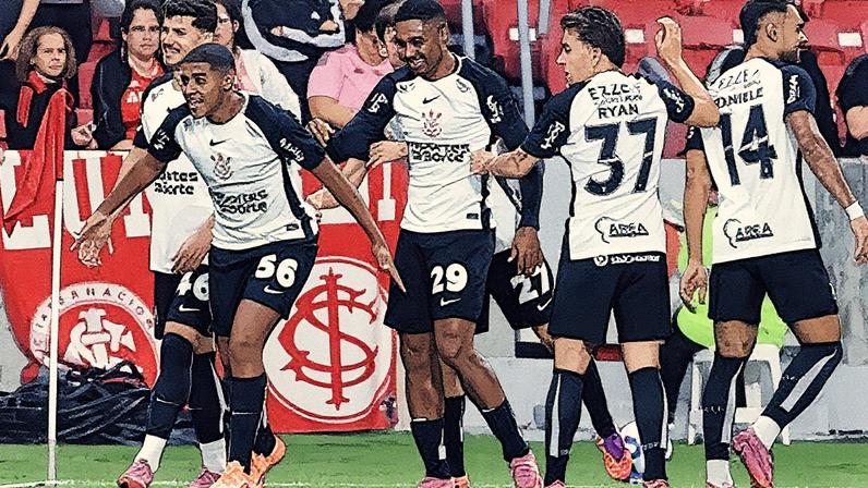 Jogadores do Corinthians comemoram gol de Gui Negão contra o Inter • Foto: EDU ANDRADE/FATOPRESS/ESTADÃO CONTEÚDO